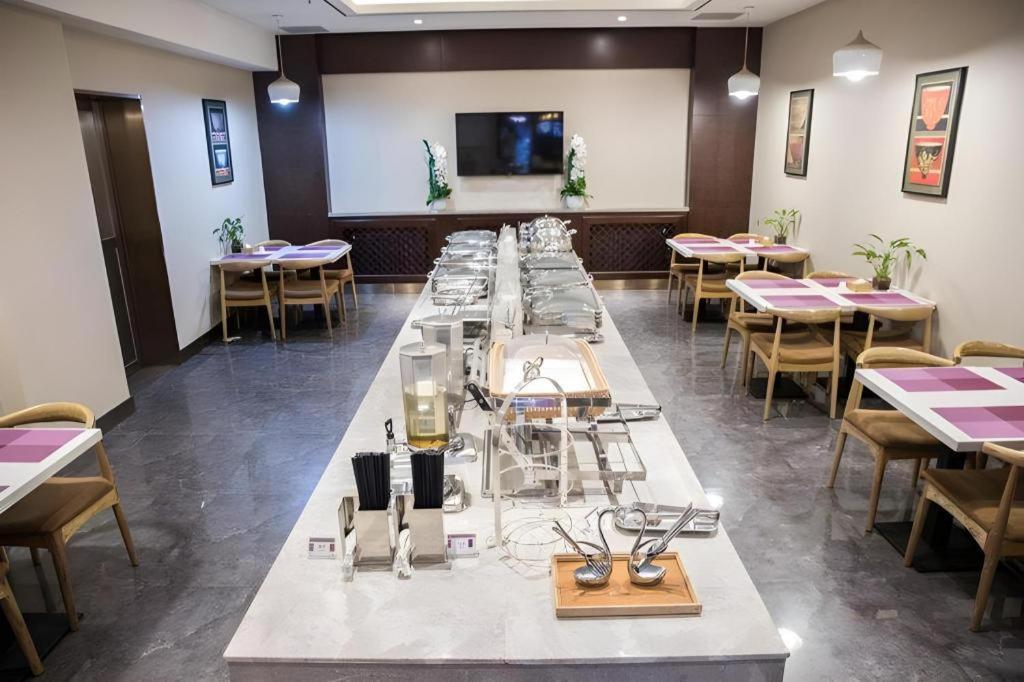 Hotel Yitel Collection Asian Games Village Birds Nest