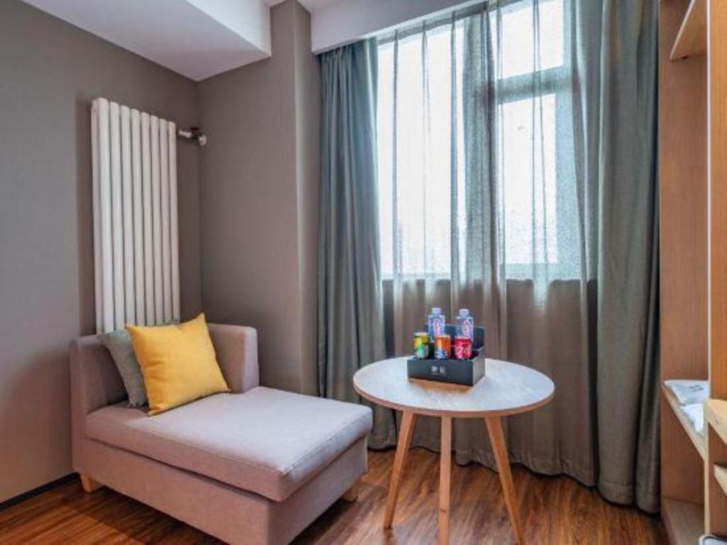 Yitel 4*
