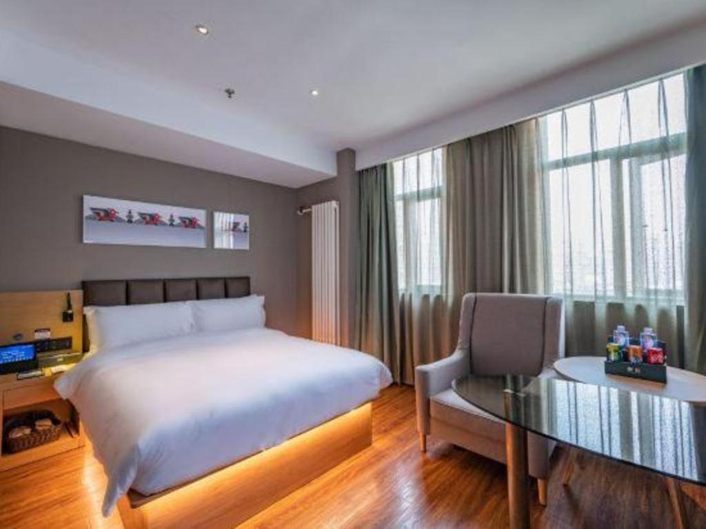 Yitel 4*