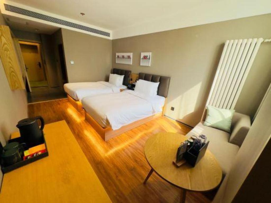 Yitel 4*